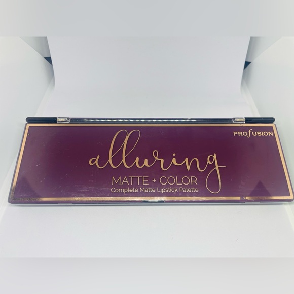 Pro Fusion Alluring 8 colors matte lipstick palette - Picture 2 of 3